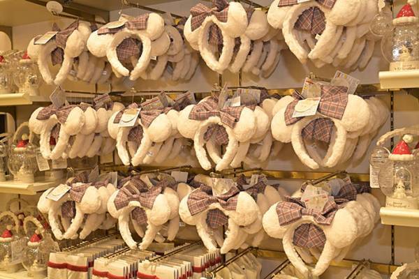 クリスマスの東京ディズニーリゾートを楽しむなら？　おすすめのお土産も紹介