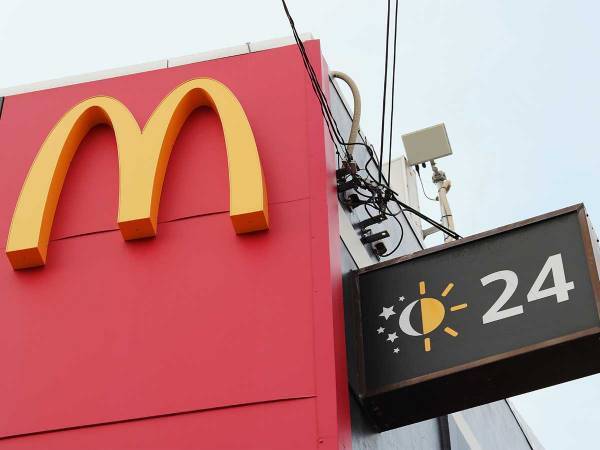 「最高」「青春だね」　『マック』でデートしたカップルに「末永くお幸せに」