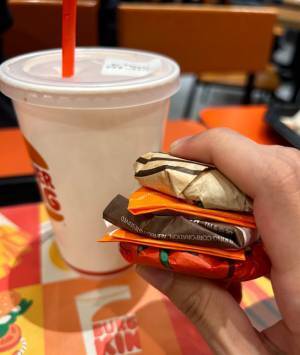 ゴミを丸めた美大生が…　取った行動に「センスがよすぎる」「これは才能」