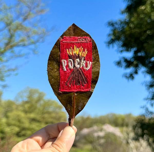 お菓子が描かれた、１枚の『葉っぱ』　よく見ると…？