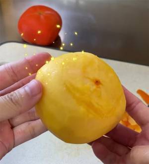 『意外と知らない』柿の剥き方　包丁の代わりに使うのは…