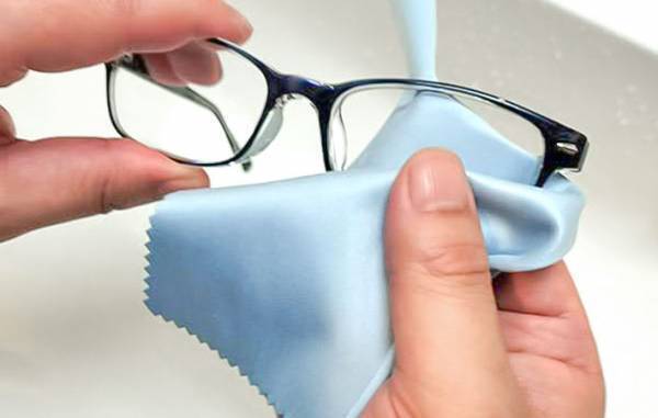 「ティッシュで乾拭きしないで！」　『眼鏡市場』からアドバイス