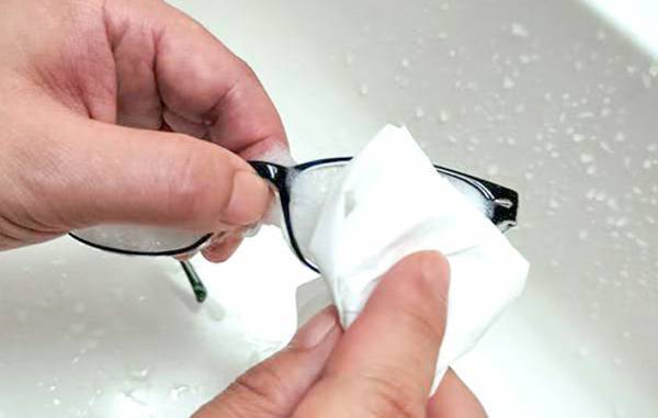 「ティッシュで乾拭きしないで！」　『眼鏡市場』からアドバイス