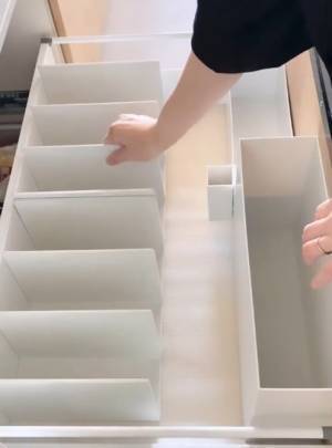 プロが教えるコンロ下の使い方　小技の効いた収納法が「スッキリ見やすい」