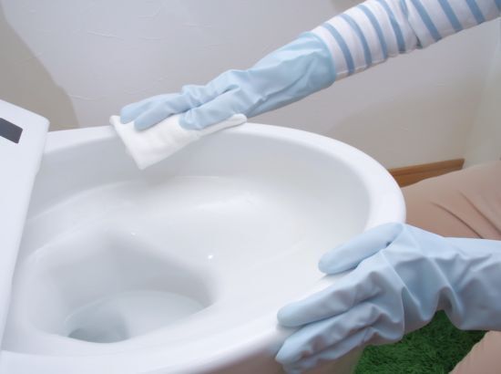 壁と床も「拭きましょう」　トイレ掃除の落とし穴に「予防になる」「コレは大切」