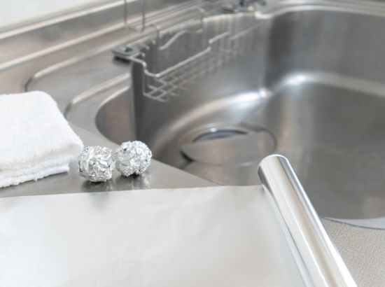 シンクには「アルミホイルが効果的」　活用テクに「心がける」「これは助かる」