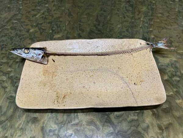 「お見事！」「レベル違う」　サンマの焼き魚を…？