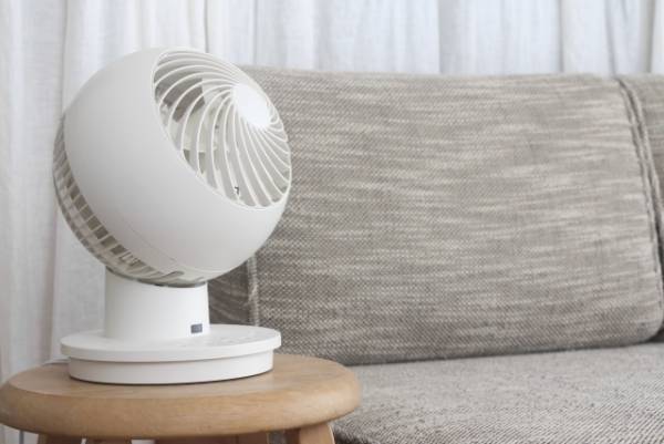 もしかしてリビングで部屋干ししてる？　最適なのは…　「だから臭うのか」