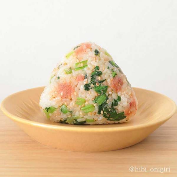 小松菜をごま油で炒めたら？　レシピに「最強の組み合わせ」「やってみたい」