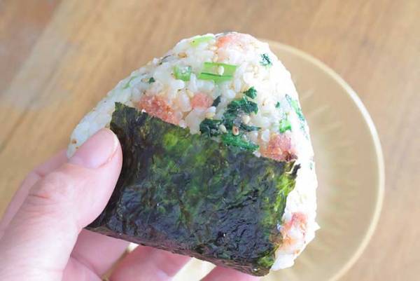 小松菜をごま油で炒めたら？　レシピに「最強の組み合わせ」「やってみたい」