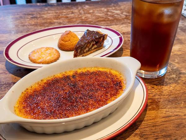 普通のグラタン…かと思いきや？　カフェで撮った１枚に「信じられない」「笑っちゃいそう」