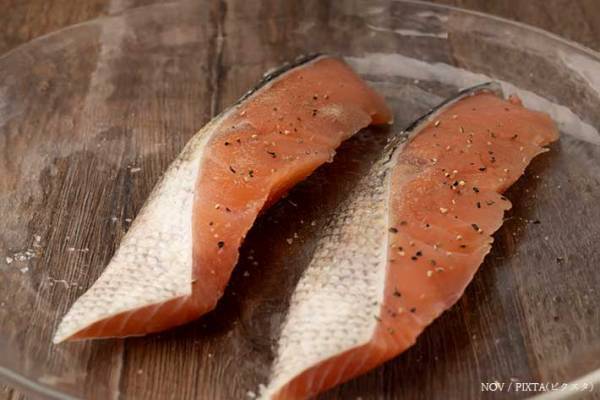 鮭のホイル焼きに豆苗？　食べる手が止まらないレシピがこちら！