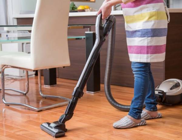 掃除機で吸わないで！　NG行動３つに「ちょっとならいいかと…」