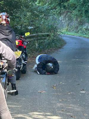 ツーリング中に道を間違えてしまい…　友人の姿に、２０万人が爆笑