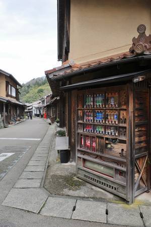 島根県で見つけた自販機　一風変わった見た目に「素敵」「自販機って気付かなそう」