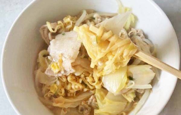 まだ鍋の素で作ってる？　日清食品のアイディアに「時短で完成」「すごい」