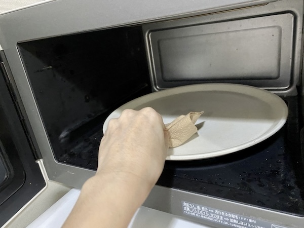 電子レンジを拭いたら扉を開けて　注意喚起３選に「必ずやる」「そんな事態に」