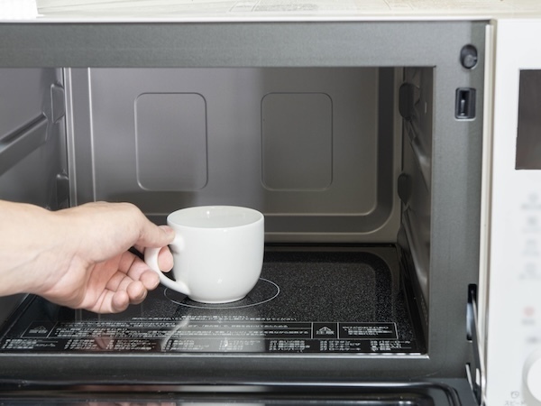 電子レンジを拭いたら扉を開けて　注意喚起３選に「必ずやる」「そんな事態に」