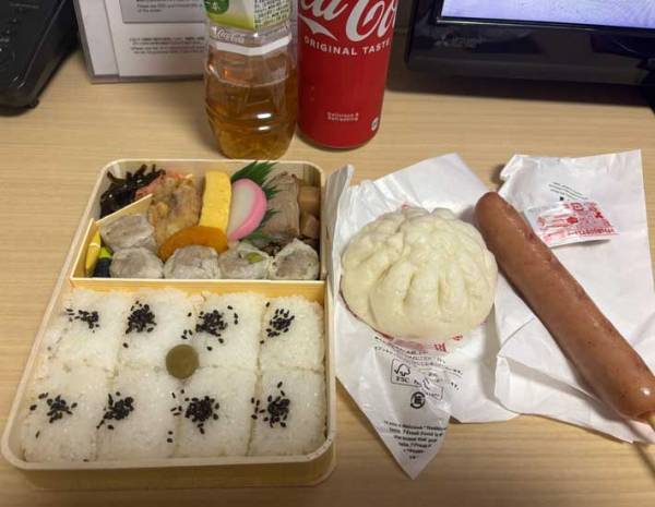 「ホテルではこういうディナーを楽しむのが大人」　夕食写真に「分かる」「最高だな」