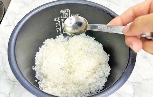 SNSで話題！　塩おにぎりレシピに「こういうのが一番いい」