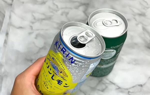 「爪を傷めない」「なるほど」　手を使わずに缶のプルタブを開ける方法