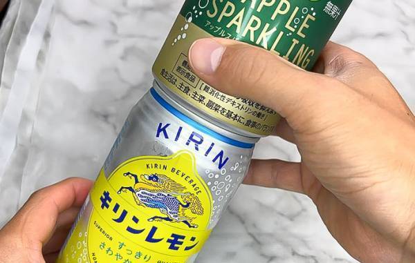 「爪を傷めない」「なるほど」　手を使わずに缶のプルタブを開ける方法