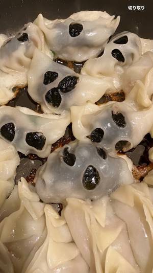 「鳥肌立った」「食べたら呪われそう」　女性が作った『餃子』に、１４万人が恐怖