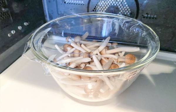 箸が止まらない！　火を使わない『無限きのこ』がうますぎた