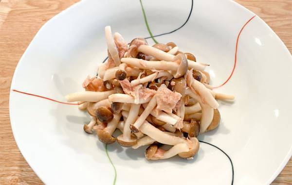 箸が止まらない！　火を使わない『無限きのこ』がうますぎた