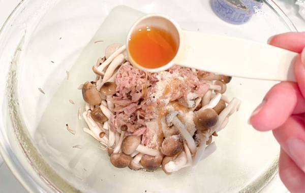 箸が止まらない！　火を使わない『無限きのこ』がうますぎた