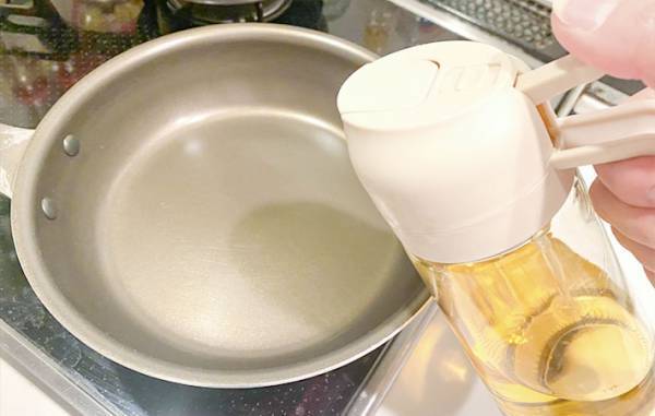 「買ってよかった」　オイルスプレーボトルで、液だれのストレスから解放