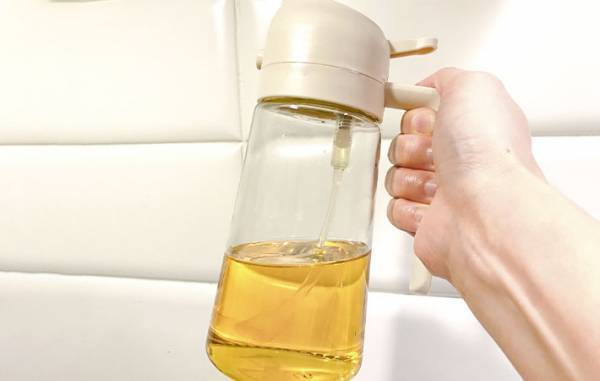 「買ってよかった」　オイルスプレーボトルで、液だれのストレスから解放