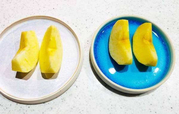 「リンゴには塩水」はもう古い？　キッチンでおなじみの調味料で変色防止
