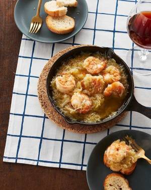 市販の千切りキャベツ、１袋入れると？　意外な使い方に「おつまみに最高…」