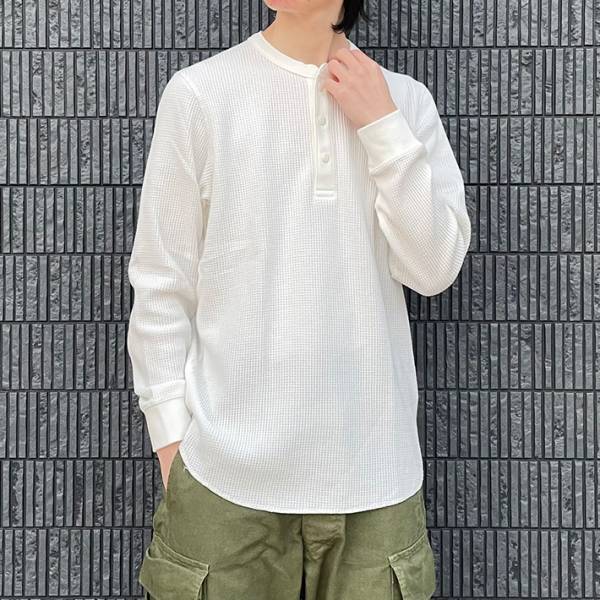 SNSで話題！　ユニクロの『注目トップス』に「何もかもが最高」「４色買いました」