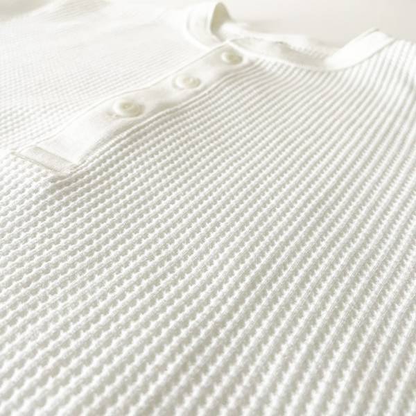 SNSで話題！　ユニクロの『注目トップス』に「何もかもが最高」「４色買いました」