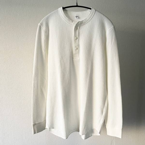 SNSで話題！　ユニクロの『注目トップス』に「何もかもが最高」「４色買いました」