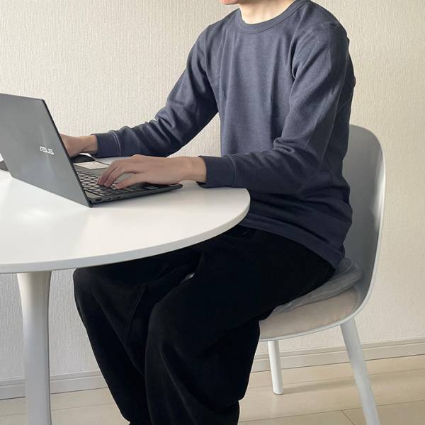 え、これヒートテックなの？　色違いで欲しくなる『名品』に「インナーに見えない」「おしゃれ！」