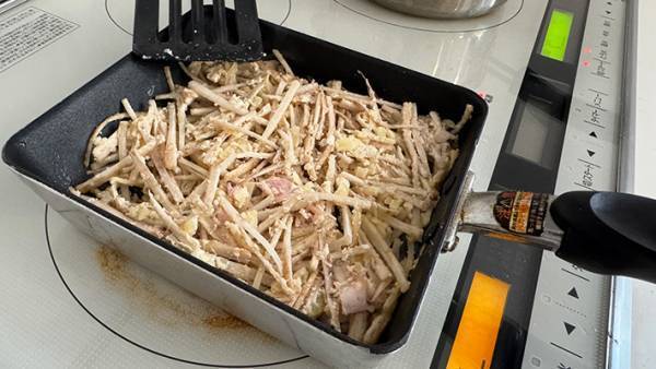 ゴボウを細切りにして…　完成したモノに「無限に食べられる」「あまりにも有能」