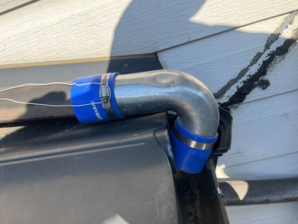 おじいちゃんの家の屋根で発見したモノに「発想が尖りすぎ」「なんちゅう物を…」