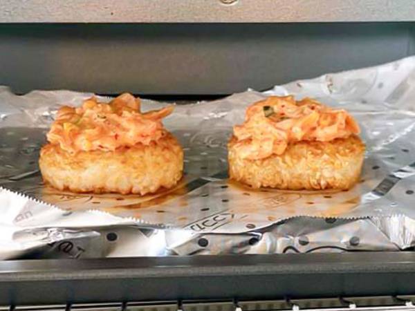 『冷凍焼きおにぎり』に乗せたのは…？　ニチレイのアイディアに「夫がリピート希望！」