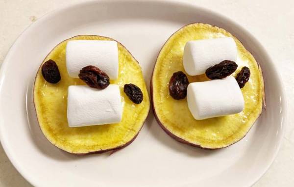 「絶妙な組み合わせ」　サツマイモの上に乗せたのは…？