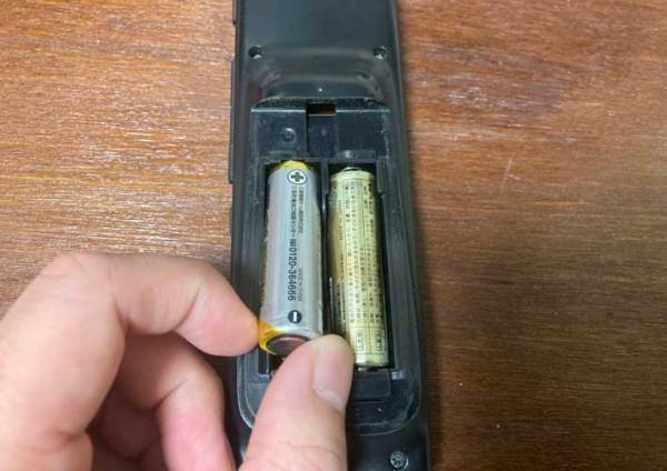 勘違いしている人も多い？　銘柄が異なる電池の混合に「マジか」「ダメなんだ…」