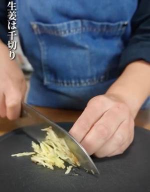 スライスした長芋と合わせたのは…？　簡単すぎて「毎日食べたい」