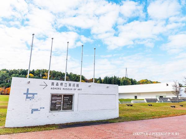 画家・奈良美智が自らの誕生日を報告　あの美術館から祝福コメントも！