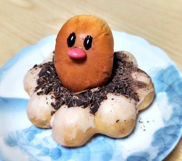 市販の菓子パンを使って？　完成したものに「天才か！」「本物と見間違えた」