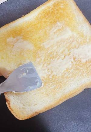 バターナイフがない！　代わりに使ったのは…「天才かよ」「目からウロコ」