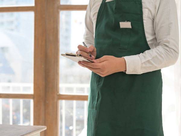 コンビニ店員、名札に『ゆでたまご』　その理由は…？