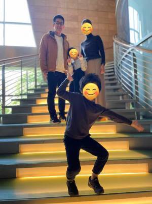 結婚式から１３年後…　同じ場所で写真を撮ると？　「縁起のいい１枚」「よすぎる」