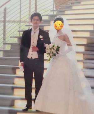 結婚式から１３年後…　同じ場所で写真を撮ると？　「縁起のいい１枚」「よすぎる」